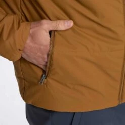 Vuori Men's Echo Insulated Jacket - Camel -Optimal Sportswear Store 0040 V535CAM 03532 1200x crop center jpg