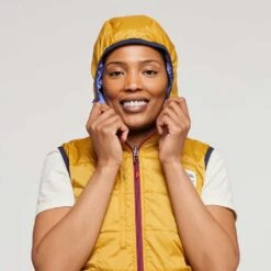 Cotopaxi Women's Teca Cálido Hooded Vest - Honeybee -Optimal Sportswear Store 1200x1200 png S23 W Teca Calido Hooded Vest Honeybee 9