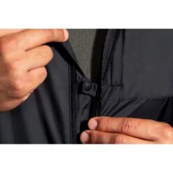 BROOKS Men's Fusion Hybrid Jacket - Black 13 BROOKS Men's Fusion Hybrid Jacket - Black -Optimal Sportswear Store 211299 001 D6 Fusion Hybrid Jacket 2