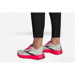 BROOKS Women's Shakeout Pant - Black -Optimal Sportswear Store 221467 001 D3 Shakeout Pant