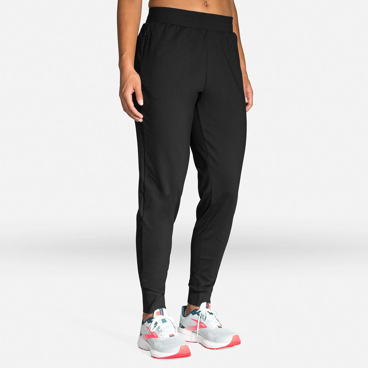 BROOKS Women's Momentum Thermal Pant - Black 4 BROOKS Women's Momentum Thermal Pant - Black - Image 2