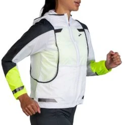 BROOKS Women's Run Visible Convertible Jacket - White/Asphalt/Nightlife 19 BROOKS Women's Run Visible Convertible Jacket - White/Asphalt/Nightlife -Optimal Sportswear Store 221560 134 MV Run Visible Convertible Jacket