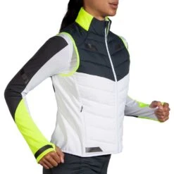 BROOKS Women's Run Visible Insulated Vest - White/Asphalt/Nightlife -Optimal Sportswear Store 221561 134 MV Run Visible Insulated Vest 1