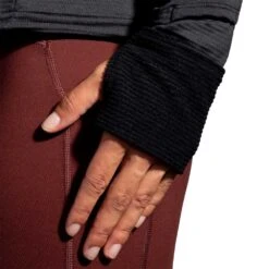 BROOKS Women's Notch Thermal Hoodie 2.0 - Black 19 BROOKS Women's Notch Thermal Hoodie 2.0 - Black -Optimal Sportswear Store 221568 001 D3 Notch Thermal Hoodie 2