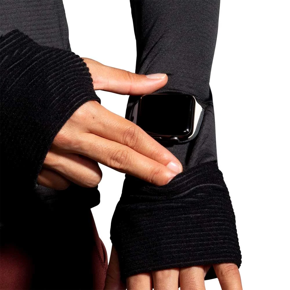 BROOKS Women's Notch Thermal Hoodie 2.0 - Black 10 BROOKS Women's Notch Thermal Hoodie 2.0 - Black - Image 8