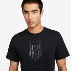 Nike Men's USA 4 Star Crest Tee - Black -Optimal Sportswear Store AURORA DO8320 010 PHSYM001 2000 1