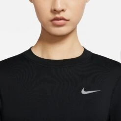 Women's Nike Element Crew - Black/Reflective Silver 21 Women's Nike Element Crew - Black/Reflective Silver -Optimal Sportswear Store CU3277 010 PHSYM001 2000