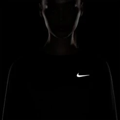 Women's Nike Element Crew - Black/Reflective Silver 28 Women's Nike Element Crew - Black/Reflective Silver -Optimal Sportswear Store CU3277 010 PHSYM006 2000