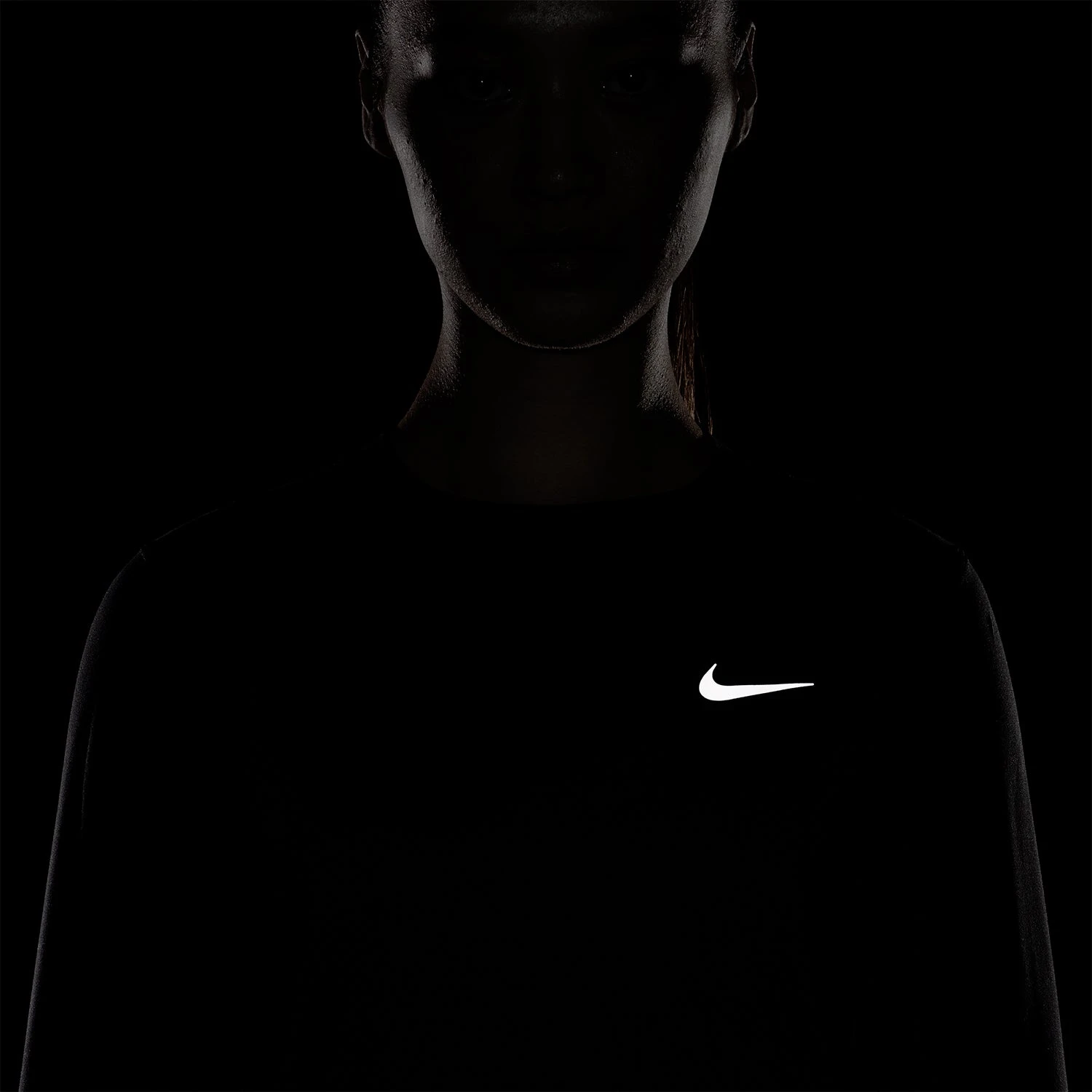 Women's Nike Element Crew - Black/Reflective Silver 14 Women's Nike Element Crew - Black/Reflective Silver - Image 12