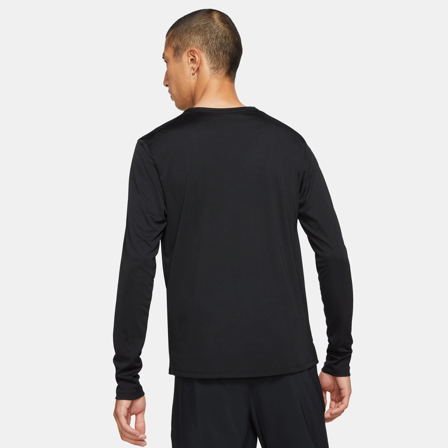 Men's Nike Dri-FIT Miler Long Sleeve Running Top - Black/Reflective Silver 4 Men's Nike Dri-FIT Miler Long Sleeve Running Top - Black/Reflective Silver - Image 2