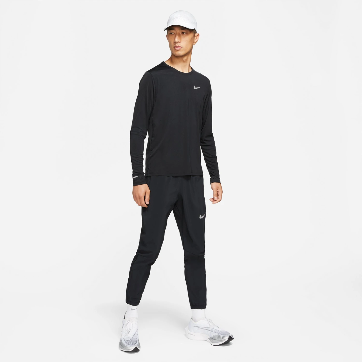 Men's Nike Dri-FIT Miler Long Sleeve Running Top - Black/Reflective Silver 6 Men's Nike Dri-FIT Miler Long Sleeve Running Top - Black/Reflective Silver - Image 4