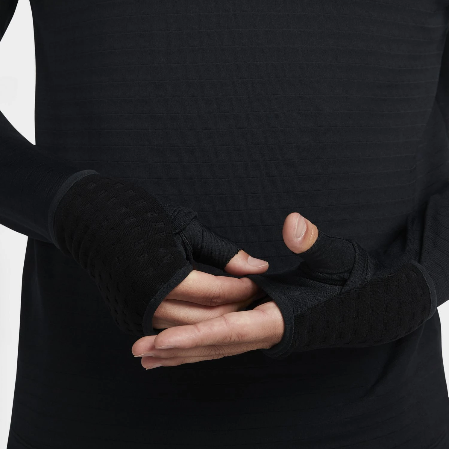 Men's Nike Therma-FIT Repel Element 1/2-Zip Running Top - Black/Reflective Silver 6 Men's Nike Therma-FIT Repel Element 1/2-Zip Running Top - Black/Reflective Silver - Image 4