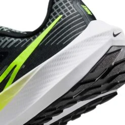 Nike Youth Pegasus 39 Running Shoe- Black/Volt/Barely Volt 17 Nike Youth Pegasus 39 Running Shoe- Black/Volt/Barely Volt -Optimal Sportswear Store DM4015 002 PHSYD002