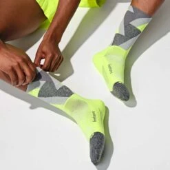 Feetures Unisex Elite Light Cushion Mini Crew Sock - Peak Lightening -Optimal Sportswear Store Lightning3 1024x1024 3e91b23a e186 4afe 855c 28ebbfd4f1ec