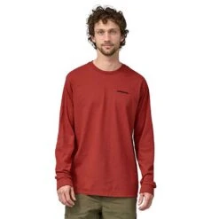 Patagonia Men's Long-Sleeved P-6 Logo Responsibili-Tee - Burl Red 9 Patagonia Men's Long-Sleeved P-6 Logo Responsibili-Tee - Burl Red -Optimal Sportswear Store POS WBF23 38518 BURD AXL1