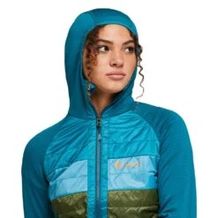 Cotopaxi Women's Capa Insulated Hooded Jacket - Gulf/Pine 19 Cotopaxi Women's Capa Insulated Hooded Jacket - Gulf/Pine -Optimal Sportswear Store S23 W Capa Hybrid Insulated Hooded Jacket Gulf Pine 10