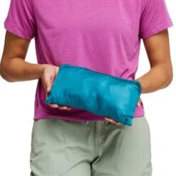 Cotopaxi Women's Capa Insulated Hooded Jacket - Gulf/Pine 20 Cotopaxi Women's Capa Insulated Hooded Jacket - Gulf/Pine -Optimal Sportswear Store S23 W Capa Hybrid Insulated Hooded Jacket Gulf Pine 12