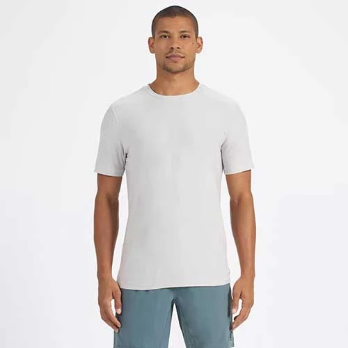 Vuori Men's Strato Tech Tee - Platinum Heather 4 Vuori Men's Strato Tech Tee - Platinum Heather - Image 2