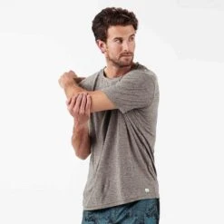 Vuori Men's Strato Tech T-Shirt - Heather Grey -Optimal Sportswear Store V126HTG 3 800x 04e77809 1775 4314 bda9 32e3149bfe9a