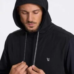 Vuori Men's Sunday Element Jacket - Black 10 Vuori Men's Sunday Element Jacket - Black -Optimal Sportswear Store V215BLK SP23 M ECOMM FLEECE DETAIL 3408 1x1 820bb014 2302 41f0 a96d 74b258a5c2ca 1200x crop center jpg