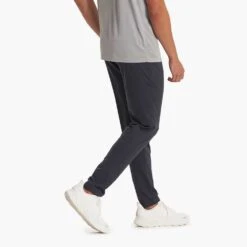Vuori Men's Ponto Performance Pant - Midnight Heather -Optimal Sportswear Store V418HMD FA22 M ECOMM BOTTOM 2861 1200x crop center jpg