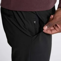 Vuori Men's Fleet Jogger Pant - Black 13 Vuori Men's Fleet Jogger Pant - Black -Optimal Sportswear Store V444BLK SP23 M ECOMM PANTS 02377new 1200x crop center jpg