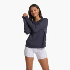 Vuori Women's Long Sleeve Halo Crew - Midnight Heather -Optimal Sportswear Store VW241HMD SP23 W ECOMM FLEECE TOP 2490 1x1 6f996db7 4c32 48f8 b1ed 401de7fe2045 1200x crop center jpg