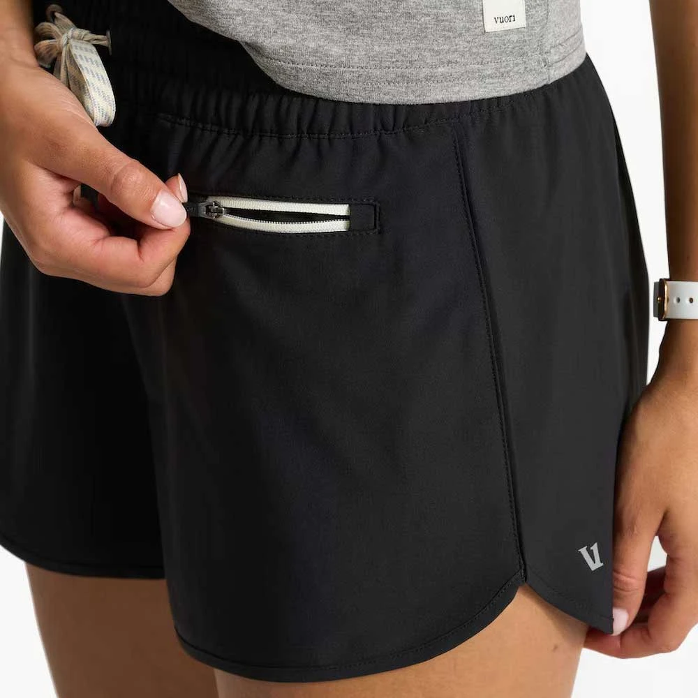Vuori Women's Clementine Short 4in - Black 7 Vuori Women's Clementine Short 4in - Black - Image 5