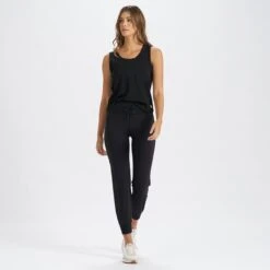 Vuori Women's Daily Jogger - Black -Optimal Sportswear Store VW418BLK 4 1340x b22560d1 d145 42f1 9e32 55132c45bfb7