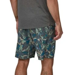 Patagonia Men's Multi Trails Short - Lands And Waters: Sedge Green 7 Patagonia Men's Multi Trails Short - Lands And Waters: Sedge Green -Optimal Sportswear Store webimage 66735103 4414 494C BB13DC4EF8647554