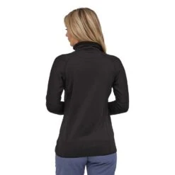 Patagonia Women's R1 Pullover - Black -Optimal Sportswear Store webimage 9E80080E 84E6 45A5 9B0DF6060C6B9694