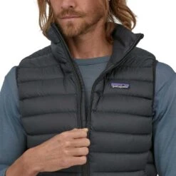 Patagonia Men's Down Sweater Vest 2022 - Black -Optimal Sportswear Store webimage A4C275C3 CD23 4760 B2D7B2CB3B48D5EE